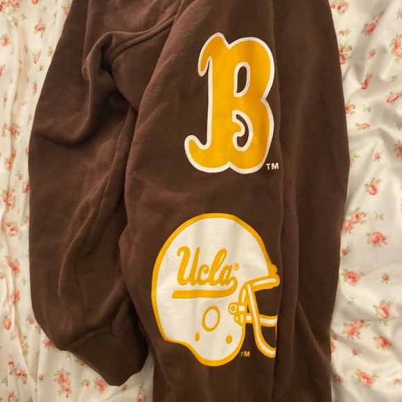 Small UCLA crewneck. •Lightly Worn - Picture 4 of 5